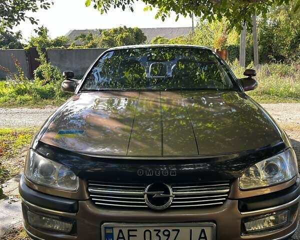 Коричневий Опель Омега, об'ємом двигуна 2 л та пробігом 351 тис. км за 3000 $, фото 1 на Automoto.ua