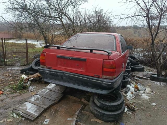 Красный Опель Омега, объемом двигателя 2 л и пробегом 300 тыс. км за 406 $, фото 1 на Automoto.ua