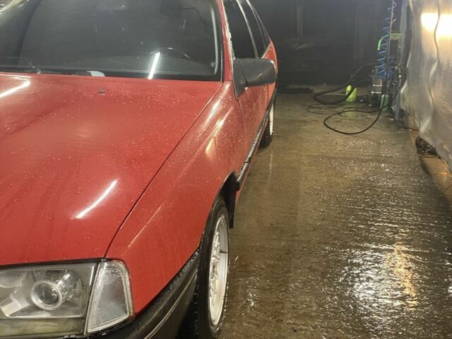 Червоний Опель Омега, об'ємом двигуна 2.2 л та пробігом 20 тис. км за 932 $, фото 1 на Automoto.ua