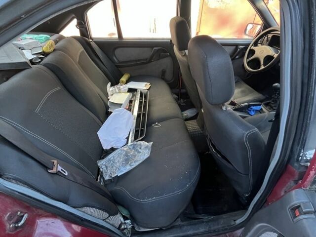 Червоний Опель Омега, об'ємом двигуна 2 л та пробігом 3 тис. км за 1100 $, фото 1 на Automoto.ua