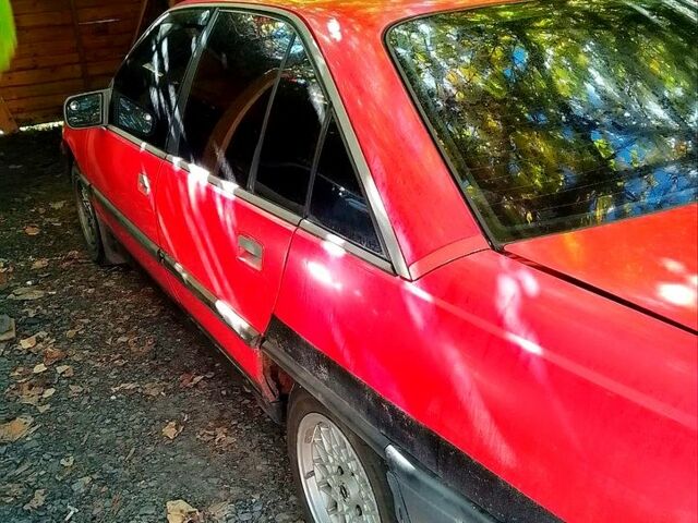 Красный Опель Омега, объемом двигателя 2 л и пробегом 200 тыс. км за 1100 $, фото 1 на Automoto.ua