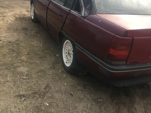 Червоний Опель Омега, об'ємом двигуна 2 л та пробігом 3 тис. км за 900 $, фото 1 на Automoto.ua
