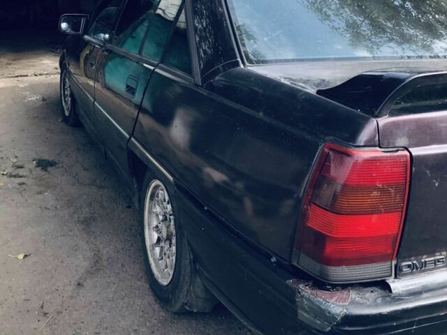 Красный Опель Омега, объемом двигателя 2 л и пробегом 2 тыс. км за 1000 $, фото 1 на Automoto.ua