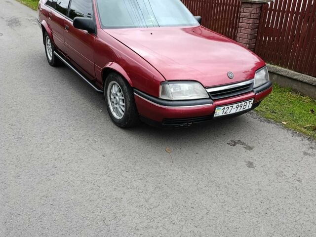 Опель Омега 1990 в Ивано-Франковске на Automoto.ua Красный Опель Омега, объемом двигателя 2 л и пробегом 300 тыс. км за 1400 $, фото 1 на Automoto.ua