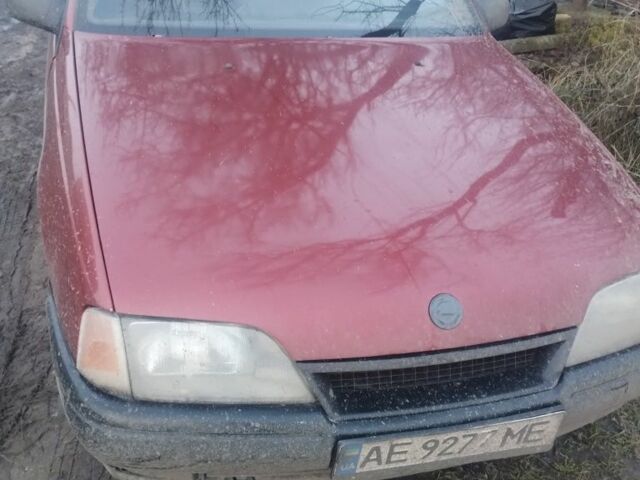 Красный Опель Омега, объемом двигателя 2 л и пробегом 3 тыс. км за 800 $, фото 1 на Automoto.ua