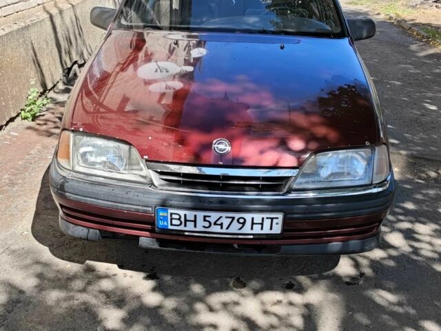 Червоний Опель Омега, об'ємом двигуна 2 л та пробігом 2 тис. км за 2499 $, фото 1 на Automoto.ua