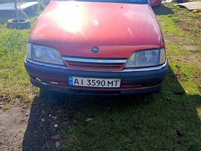 Красный Опель Омега, объемом двигателя 2 л и пробегом 0 тыс. км за 900 $, фото 1 на Automoto.ua