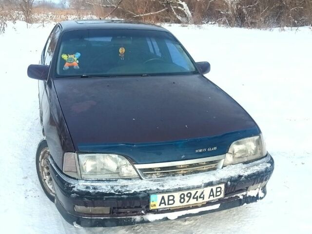 Красный Опель Омега, объемом двигателя 2 л и пробегом 300 тыс. км за 1500 $, фото 1 на Automoto.ua