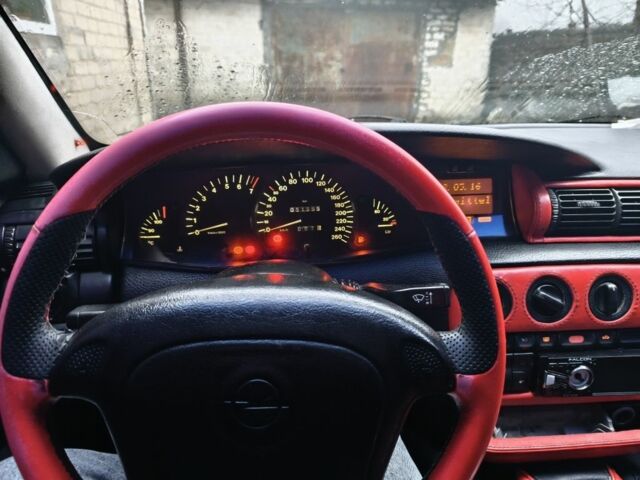 Красный Опель Омега, объемом двигателя 0 л и пробегом 314 тыс. км за 700 $, фото 1 на Automoto.ua