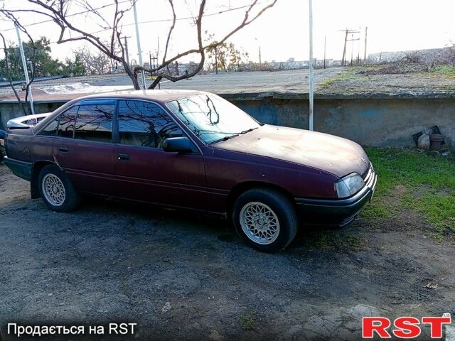 Красный Опель Омега, объемом двигателя 1.8 л и пробегом 300 тыс. км за 600 $, фото 1 на Automoto.ua