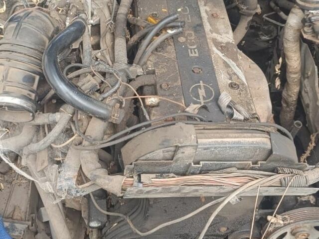 Красный Опель Омега, объемом двигателя 2 л и пробегом 10 тыс. км за 500 $, фото 1 на Automoto.ua