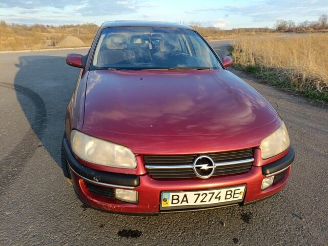 Красный Опель Омега, объемом двигателя 2 л и пробегом 280 тыс. км за 2000 $, фото 1 на Automoto.ua