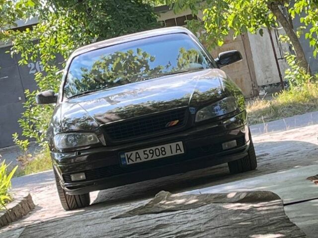 Красный Опель Омега, объемом двигателя 2.2 л и пробегом 253 тыс. км за 3750 $, фото 1 на Automoto.ua