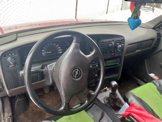 Красный Опель Омега, объемом двигателя 2 л и пробегом 3 тыс. км за 750 $, фото 1 на Automoto.ua