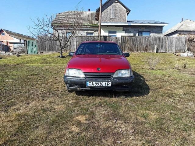 Червоний Опель Омега, об'ємом двигуна 2.2 л та пробігом 149 тис. км за 1966 $, фото 1 на Automoto.ua