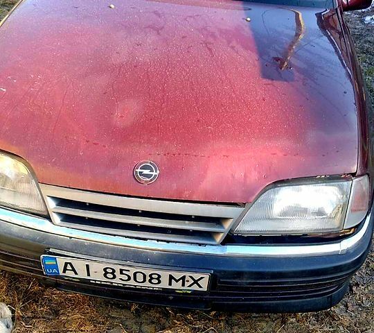 Красный Опель Омега, объемом двигателя 2 л и пробегом 0 тыс. км за 630 $, фото 1 на Automoto.ua