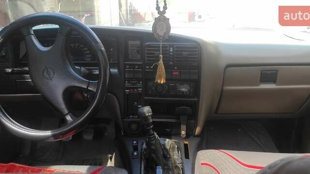Опель Омега, объемом двигателя 2 л и пробегом 301 тыс. км за 2700 $, фото 1 на Automoto.ua