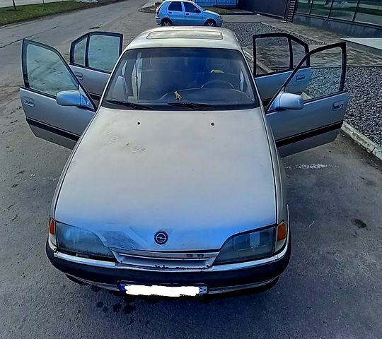 Опель Омега, об'ємом двигуна 2 л та пробігом 260 тис. км за 1650 $, фото 1 на Automoto.ua