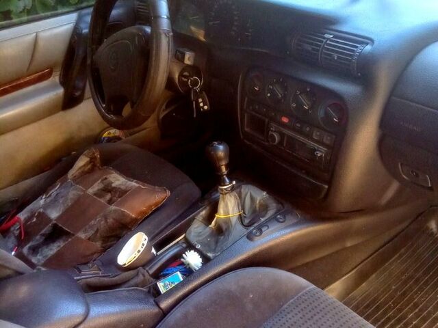 Опель Омега, объемом двигателя 2 л и пробегом 0 тыс. км за 1500 $, фото 1 на Automoto.ua