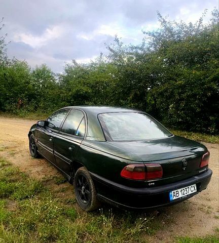 Опель Омега, об'ємом двигуна 2 л та пробігом 300 тис. км за 1000 $, фото 1 на Automoto.ua