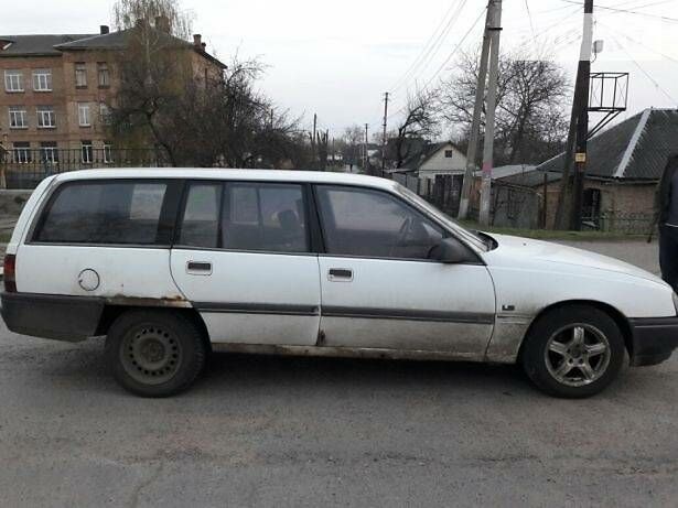 Опель Омега, об'ємом двигуна 2.3 л та пробігом 200 тис. км за 1274 $, фото 1 на Automoto.ua