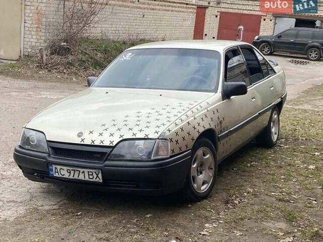 Жовтий Опель Омега, об'ємом двигуна 2 л та пробігом 400 тис. км за 1199 $, фото 1 на Automoto.ua
