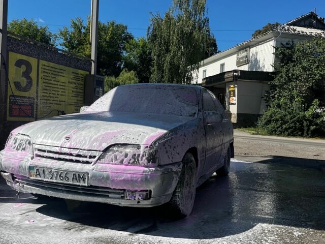 Сірий Опель Омега, об'ємом двигуна 2 л та пробігом 287 тис. км за 1075 $, фото 1 на Automoto.ua
