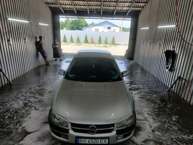 Серый Опель Омега, объемом двигателя 2 л и пробегом 250 тыс. км за 1800 $, фото 1 на Automoto.ua