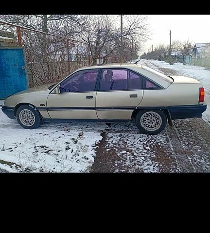Серый Опель Омега, объемом двигателя 2 л и пробегом 280 тыс. км за 1300 $, фото 1 на Automoto.ua