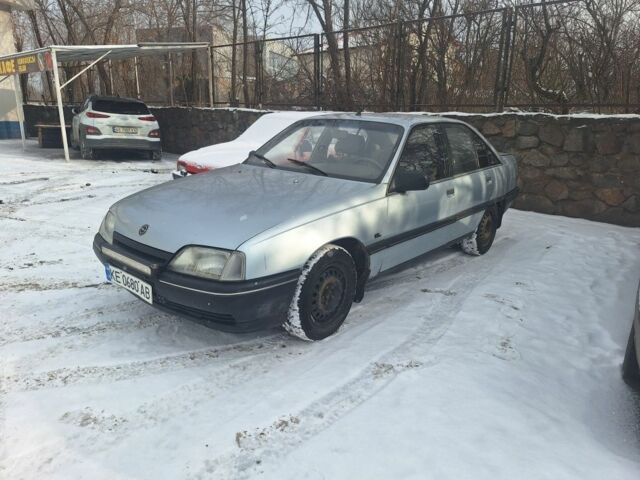 Серый Опель Омега, объемом двигателя 2.3 л и пробегом 310 тыс. км за 1600 $, фото 1 на Automoto.ua