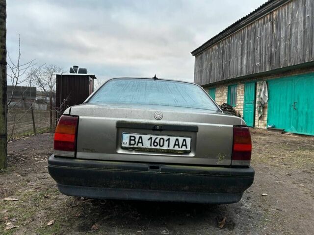 Серый Опель Омега, объемом двигателя 1.8 л и пробегом 300 тыс. км за 339 $, фото 1 на Automoto.ua