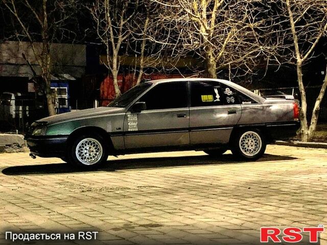 Сірий Опель Омега, об'ємом двигуна 2 л та пробігом 250 тис. км за 1700 $, фото 1 на Automoto.ua