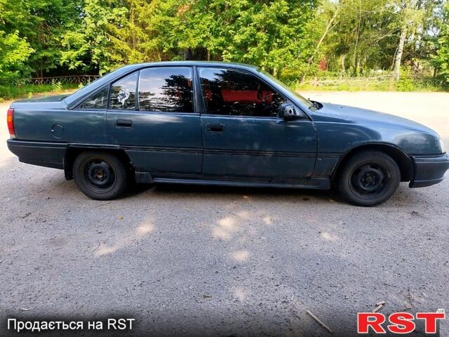 Серый Опель Омега, объемом двигателя 1.8 л и пробегом 0 тыс. км за 800 $, фото 1 на Automoto.ua