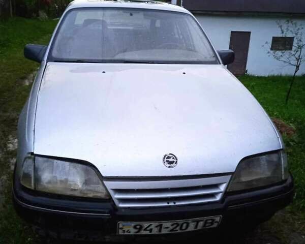 Серый Опель Омега, объемом двигателя 2 л и пробегом 575 тыс. км за 1200 $, фото 1 на Automoto.ua