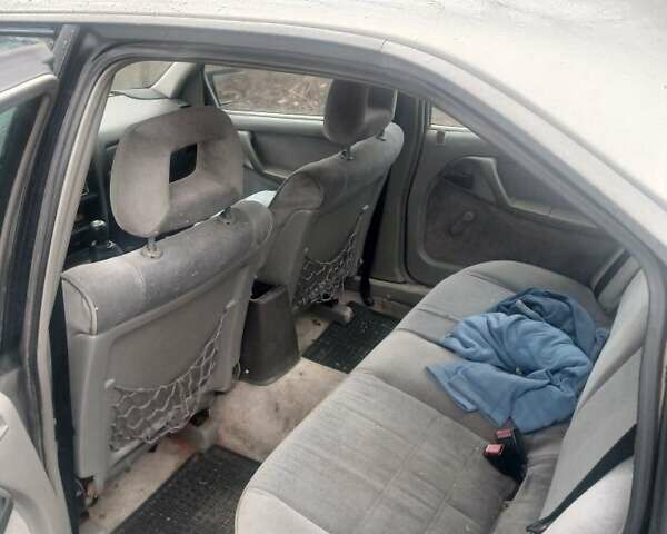 Серый Опель Омега, объемом двигателя 2 л и пробегом 287 тыс. км за 850 $, фото 1 на Automoto.ua