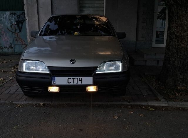 Опель Омега 1988 в Николаеве на Automoto.ua Серый Опель Омега, объемом двигателя 0 л и пробегом 300 тыс. км за 1328 $, фото 1 на Automoto.ua