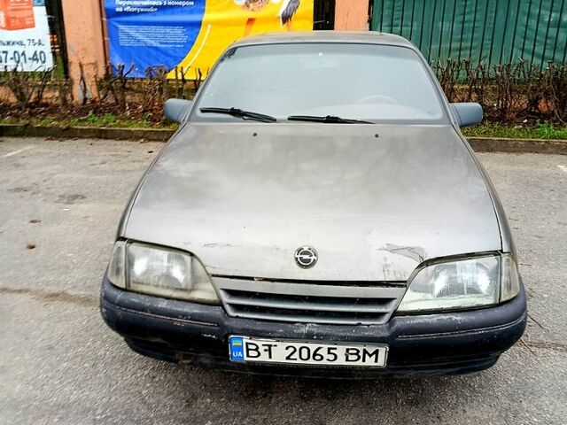 Серый Опель Омега, объемом двигателя 2 л и пробегом 0 тыс. км за 400 $, фото 1 на Automoto.ua