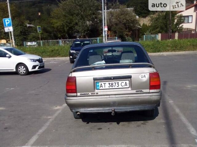 Сірий Опель Омега, об'ємом двигуна 2.3 л та пробігом 315 тис. км за 1568 $, фото 1 на Automoto.ua