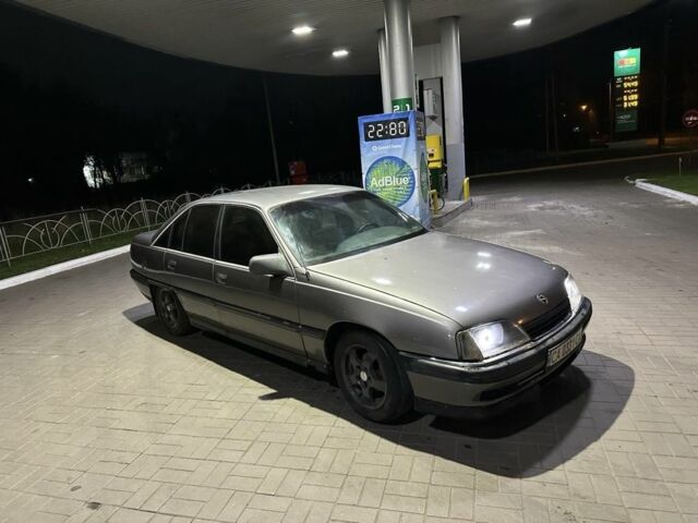 Серый Опель Омега, объемом двигателя 2 л и пробегом 200 тыс. км за 950 $, фото 1 на Automoto.ua