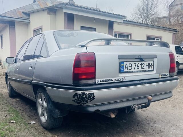 Серый Опель Омега, объемом двигателя 2 л и пробегом 425 тыс. км за 2000 $, фото 1 на Automoto.ua
