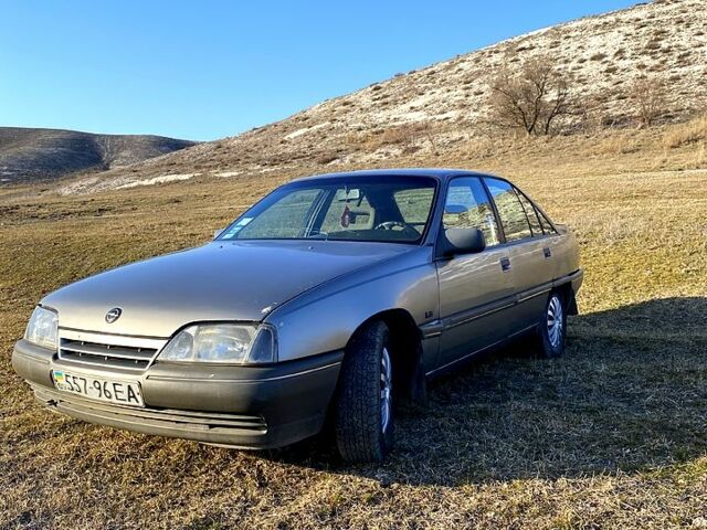 Серый Опель Омега, объемом двигателя 1.8 л и пробегом 380 тыс. км за 1300 $, фото 1 на Automoto.ua