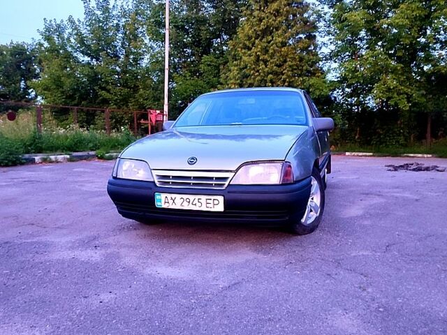 Серый Опель Омега, объемом двигателя 2 л и пробегом 0 тыс. км за 550 $, фото 1 на Automoto.ua