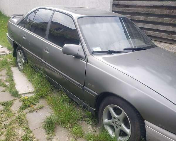 Сірий Опель Омега, об'ємом двигуна 1.8 л та пробігом 250 тис. км за 1000 $, фото 1 на Automoto.ua