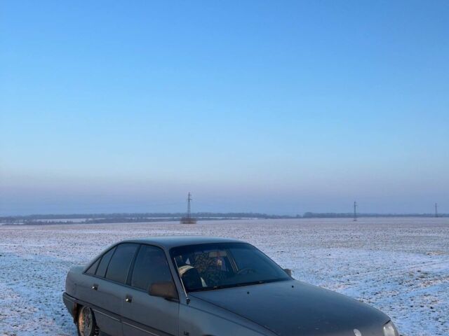 Серый Опель Омега, объемом двигателя 2.3 л и пробегом 266 тыс. км за 1700 $, фото 1 на Automoto.ua