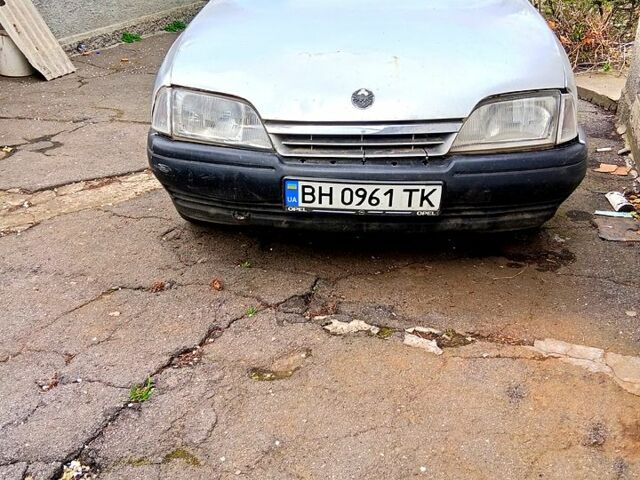 Серый Опель Омега, объемом двигателя 2 л и пробегом 499 тыс. км за 700 $, фото 1 на Automoto.ua