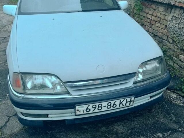 Сірий Опель Омега, об'ємом двигуна 2 л та пробігом 300 тис. км за 912 $, фото 1 на Automoto.ua