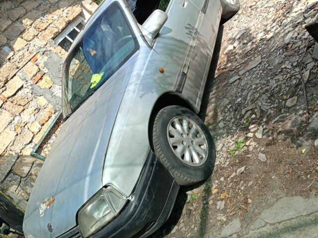 Сірий Опель Омега, об'ємом двигуна 2 л та пробігом 400 тис. км за 600 $, фото 1 на Automoto.ua