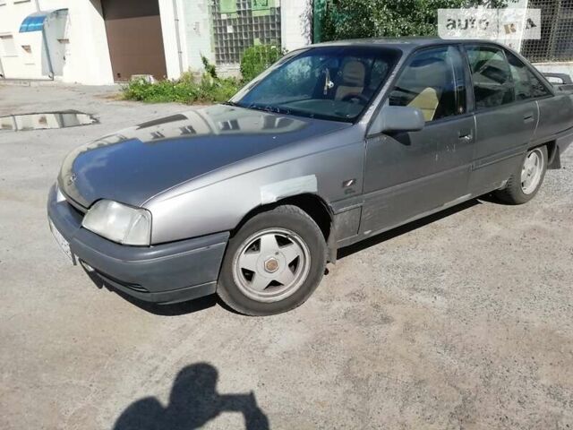 Серый Опель Омега, объемом двигателя 2 л и пробегом 300 тыс. км за 1100 $, фото 1 на Automoto.ua