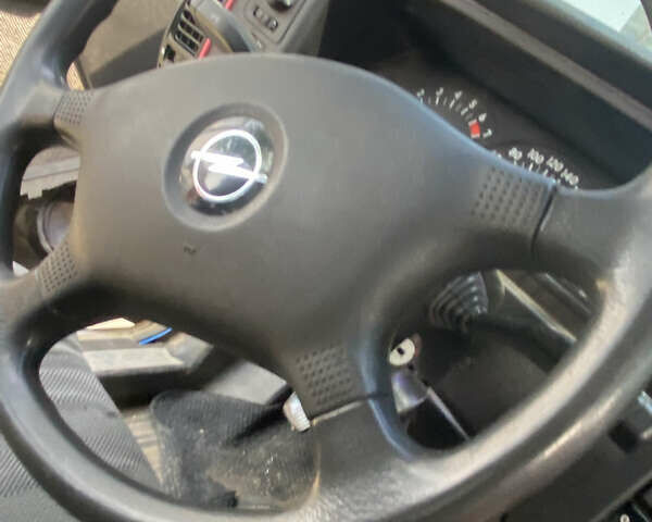 Серый Опель Омега, объемом двигателя 2.6 л и пробегом 250 тыс. км за 1250 $, фото 1 на Automoto.ua