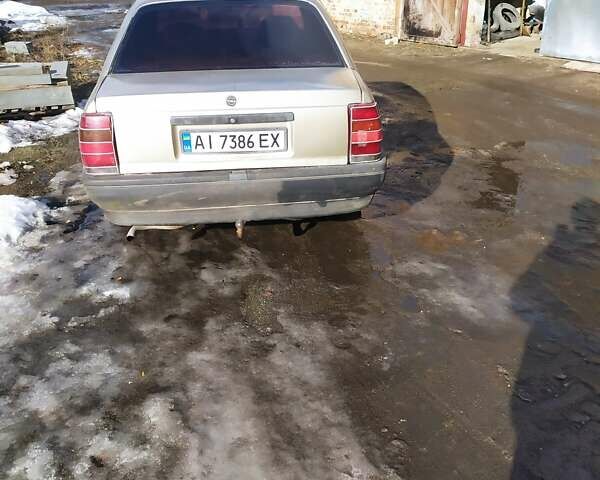 Сірий Опель Омега, об'ємом двигуна 2 л та пробігом 235 тис. км за 1650 $, фото 1 на Automoto.ua